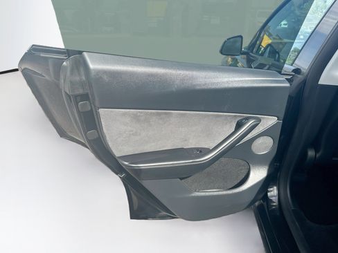 Used 2023 Tesla Model Y Performance AWD/4WD image 27