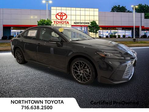Used 2025 Toyota Camry SE w/ Convenience Package image 11