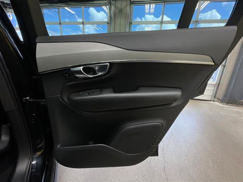 Used 2022 Volvo XC90 T5 Momentum AWD/4WD image 27