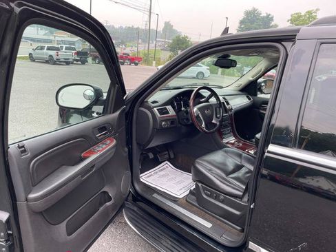 Used 2008 Cadillac Escalade AWD image 13