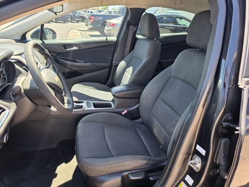 Used 2017 Chevrolet Cruze LS FWD image 12