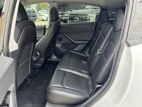 Used 2020 Tesla Model Y Long Range image 11