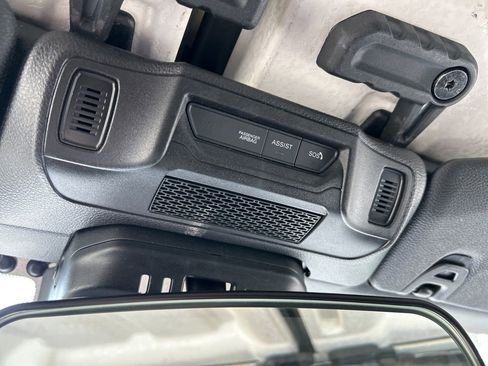 Used 2024 Jeep Wrangler Unlimited Rubicon image 32