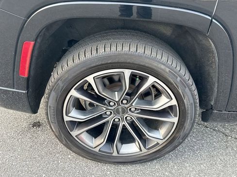 Used 2022 Jeep Grand Wagoneer Series III w/ Rear Seat Video Group 1 image 20