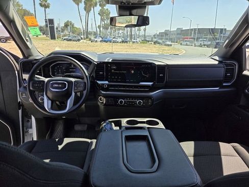 Used 2023 GMC Sierra 1500 SLE image 15