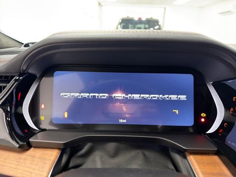 New 2026 Jeep Grand Cherokee L Summit AWD/4WD image 15