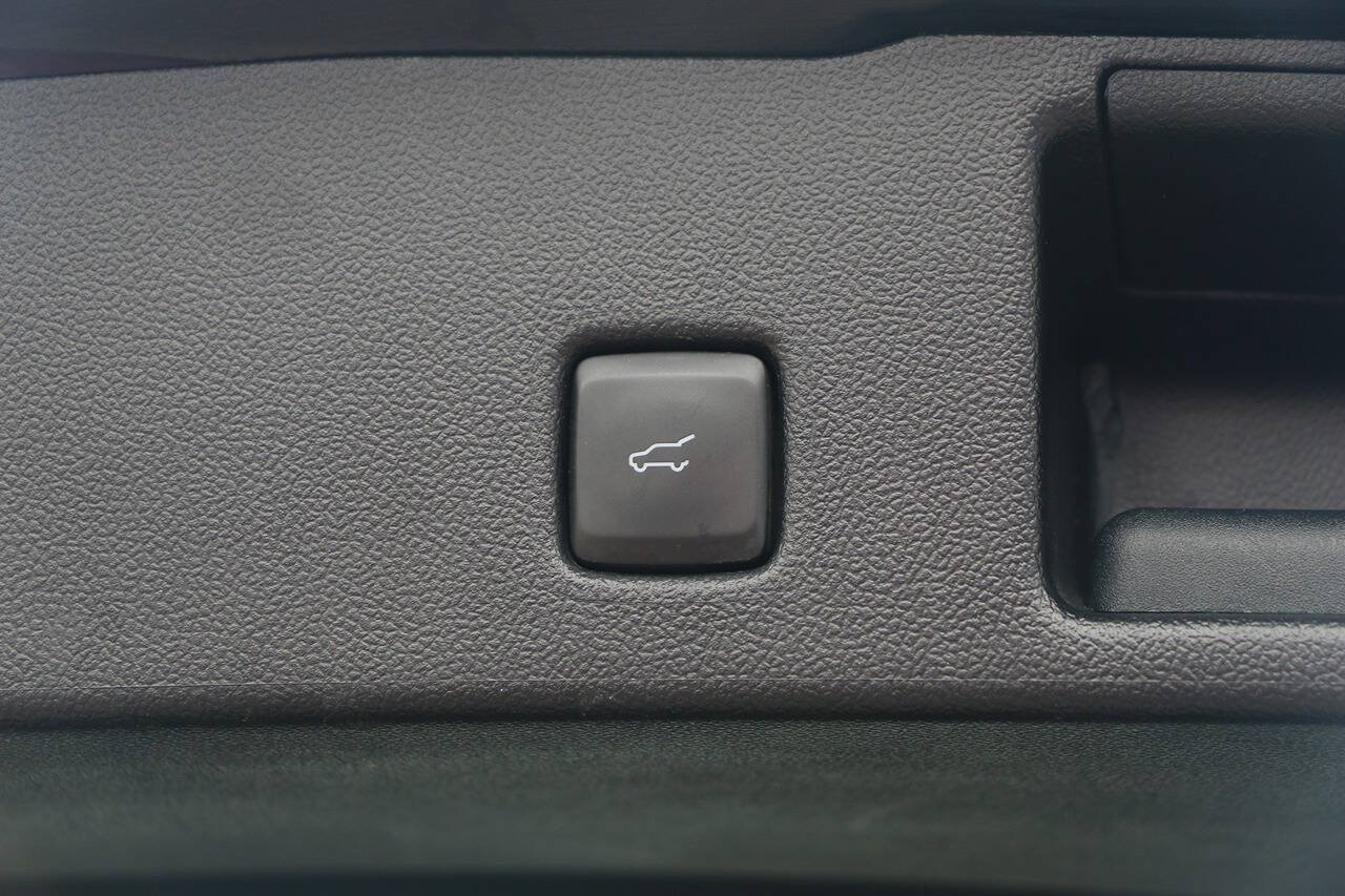 Used 2025 Ford Escape ST-Line Select AWD/4WD image 12