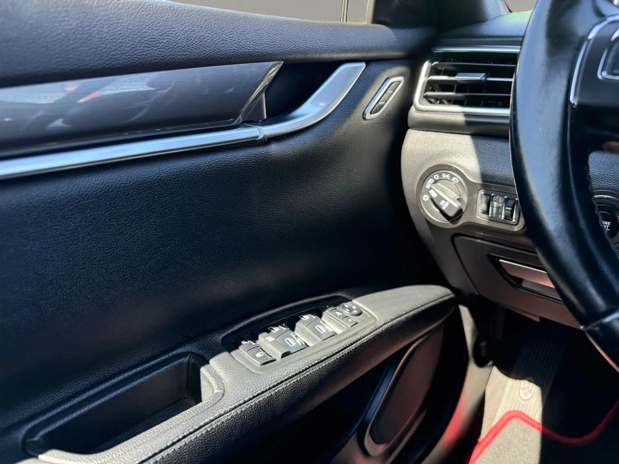 Used 2019 Maserati Ghibli RWD image 23