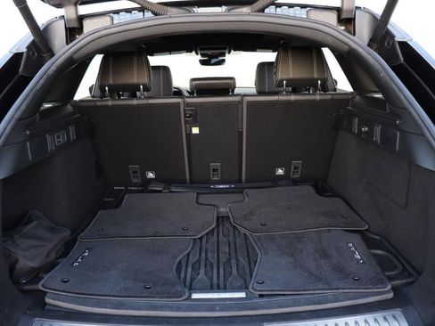 Used 2020 Land Rover Range Rover Velar R-Dynamic S image 22