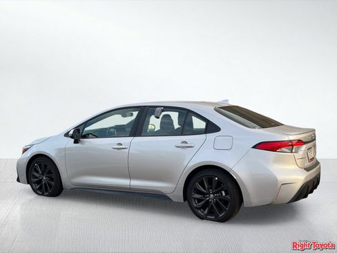 Certified 2026 Toyota Corolla SE w/ SE Package FWD image 3