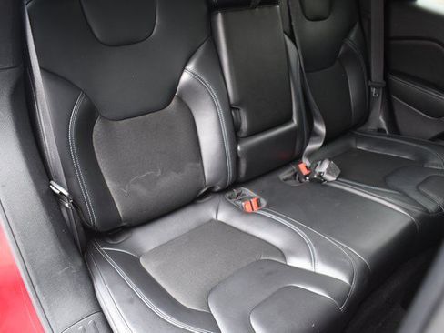 Used 2020 Jeep Cherokee Latitude Plus AWD/4WD image 28