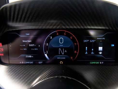 Used 2025 McLaren 750S RWD image 17