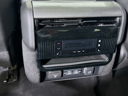 Used 2022 Jeep Wagoneer Series I AWD/4WD image 31