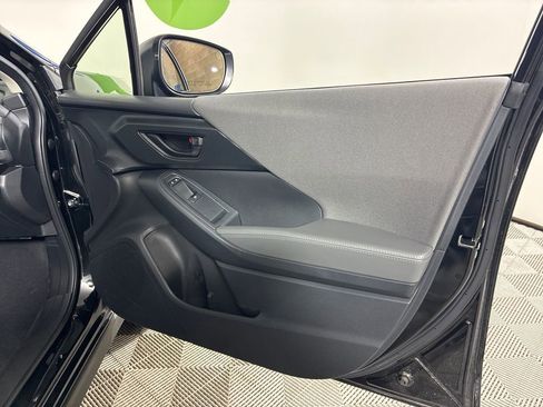 Certified 2025 Subaru Crosstrek 2.0i Premium image 32