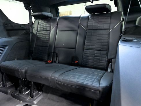 Used 2024 Cadillac Escalade Premium Luxury Platinum AWD/4WD image 16