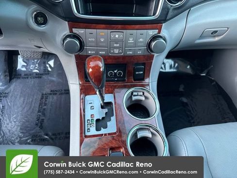 Used 2013 Toyota Highlander Limited AWD/4WD image 27