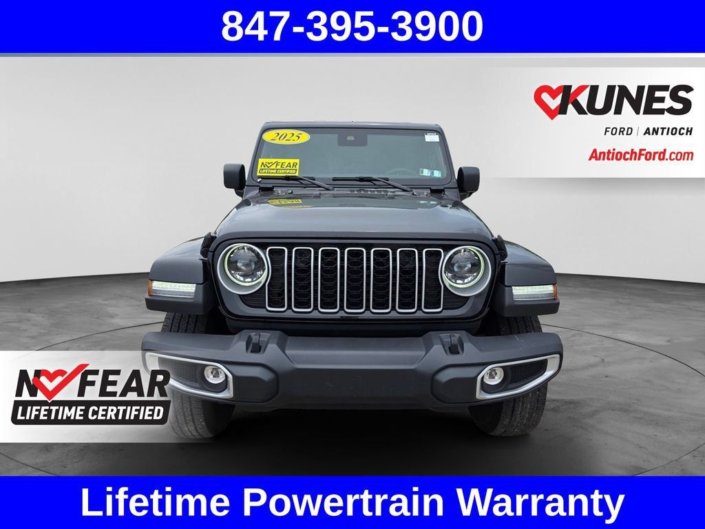Used 2025 Jeep Wrangler Unlimited Sahara AWD/4WD image 2