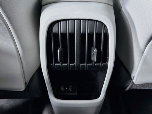 Used 2025 Hyundai Kona SEL FWD image 28