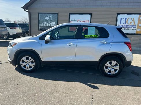 Used 2017 Chevrolet Trax LS image 8