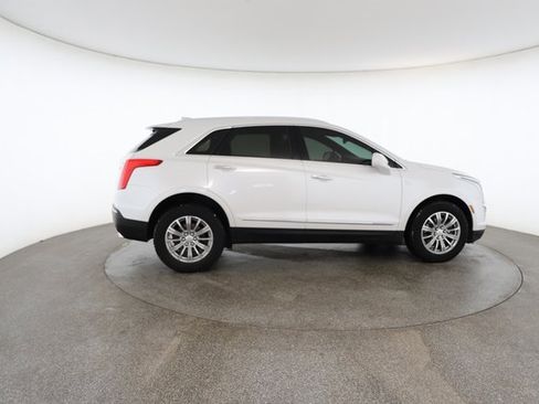 Used 2017 Cadillac XT5 Luxury w/ Driver Awareness Package image 21
