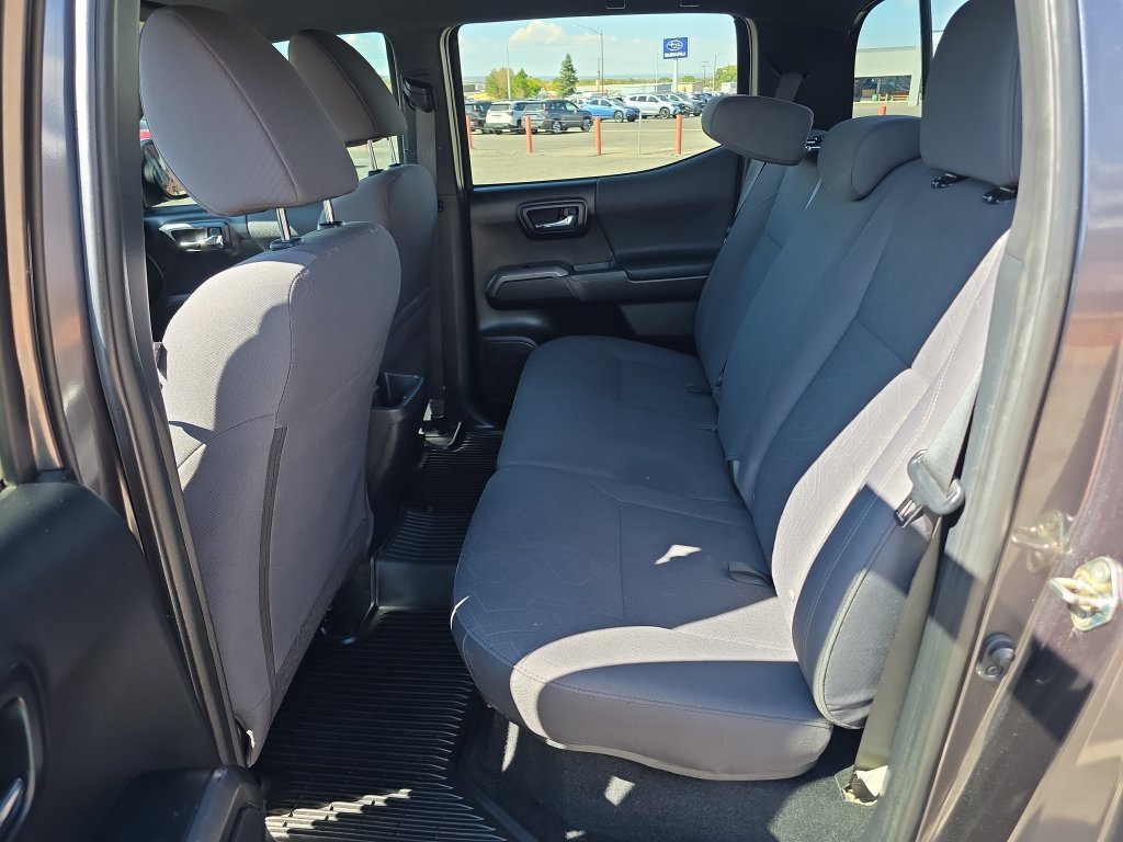 Used 2019 Toyota Tacoma TRD Off-Road w/ Technology Package AWD/4WD image 28
