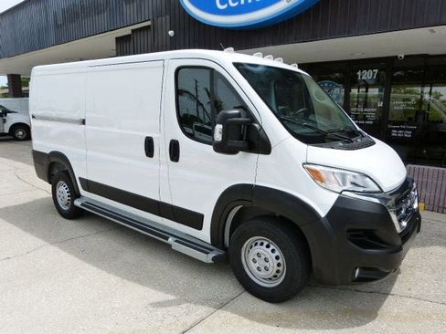 Used 2025 RAM ProMaster 2500 w/ U-Haul Equipment Group FWD image 6