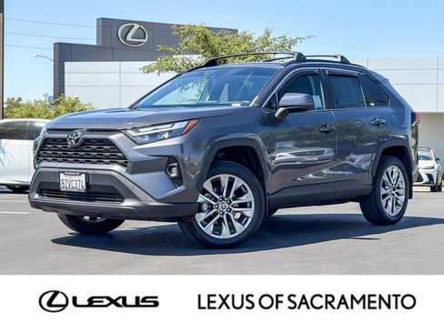 Used 2022 Toyota RAV4 XLE Premium w/ Carpet Mat Package (TMS) FWD image 1