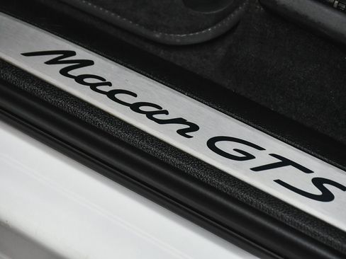 Used 2018 Porsche Macan GTS image 12