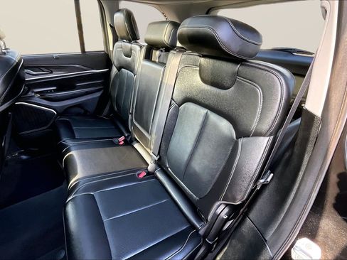 Used 2022 Jeep Grand Cherokee Limited 4xe w/ Luxury Tech Group II image 18