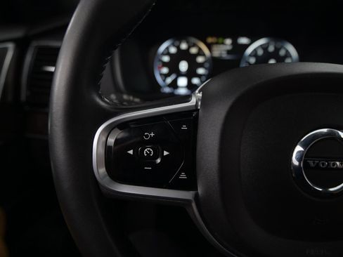 Used 2017 Volvo XC90 T5 Momentum w/ Momentum Plus Package image 36