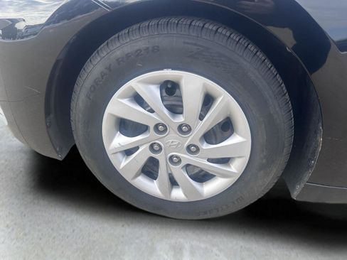 Used 2019 Hyundai Elantra SE w/ Cargo Package image 20