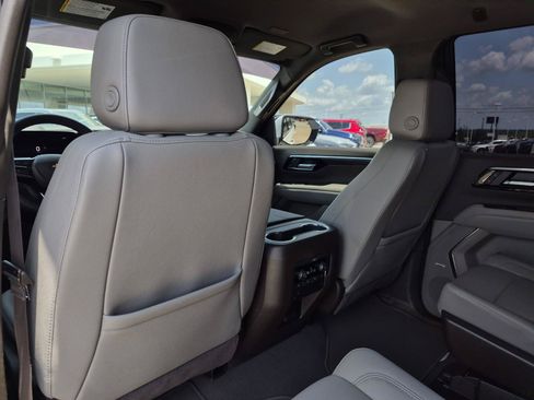Used 2025 Chevrolet Tahoe LT w/ Comfort Package RWD image 19
