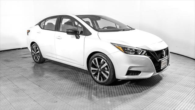 Used 2022 Nissan Versa SR FWD image 11