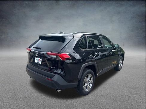 Used 2024 Toyota RAV4 XLE FWD image 10