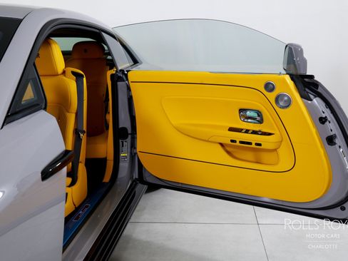 New 2025 Rolls-Royce Spectre Black Badge w/ Spectre Enhancement Package image 11