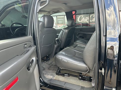 Used 2006 Chevrolet Silverado 3500 LT w/ Onstar Plus Package image 8