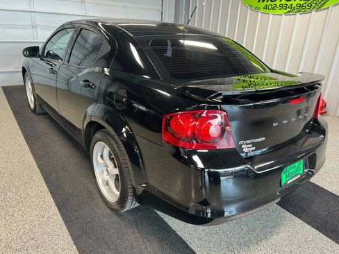 Used 2014 Dodge Avenger SXT w/ Blacktop Package FWD image 4