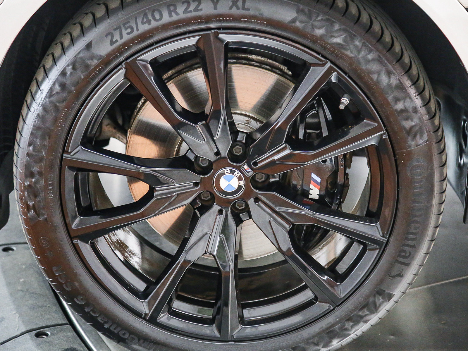 Used 2024 BMW X7 xDrive40i w/ M Sport Package AWD/4WD image 10