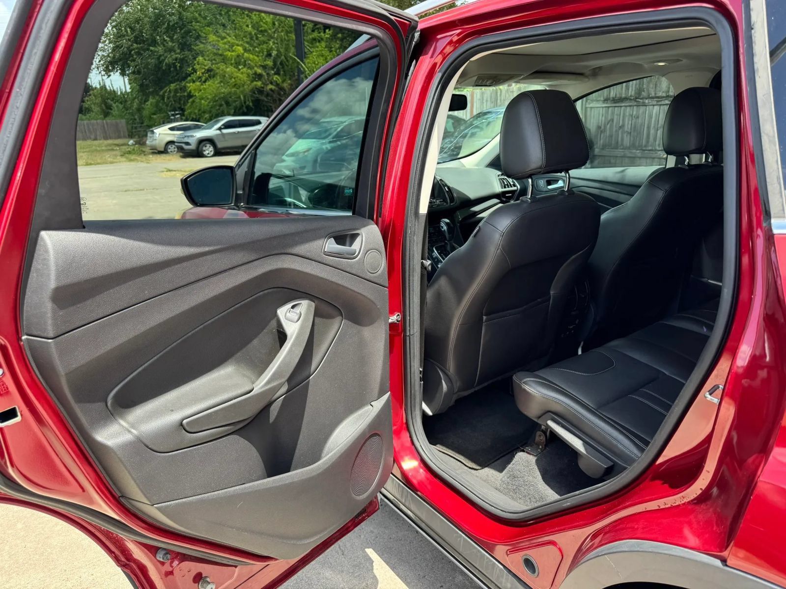 Used 2013 Ford Escape Titanium w/ Parking Technology Pkg FWD image 17