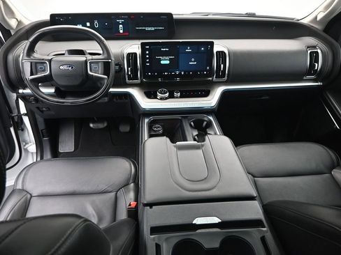 Certified 2025 Ford Expedition Platinum w/ Driver's Package AWD/4WD image 25