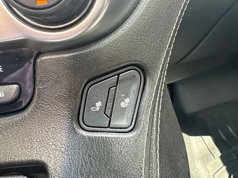 Used 2017 Chevrolet Suburban LT w/ LT Signature Package AWD/4WD image 27