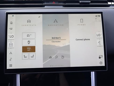 New 2025 Land Rover Range Rover SE image 23