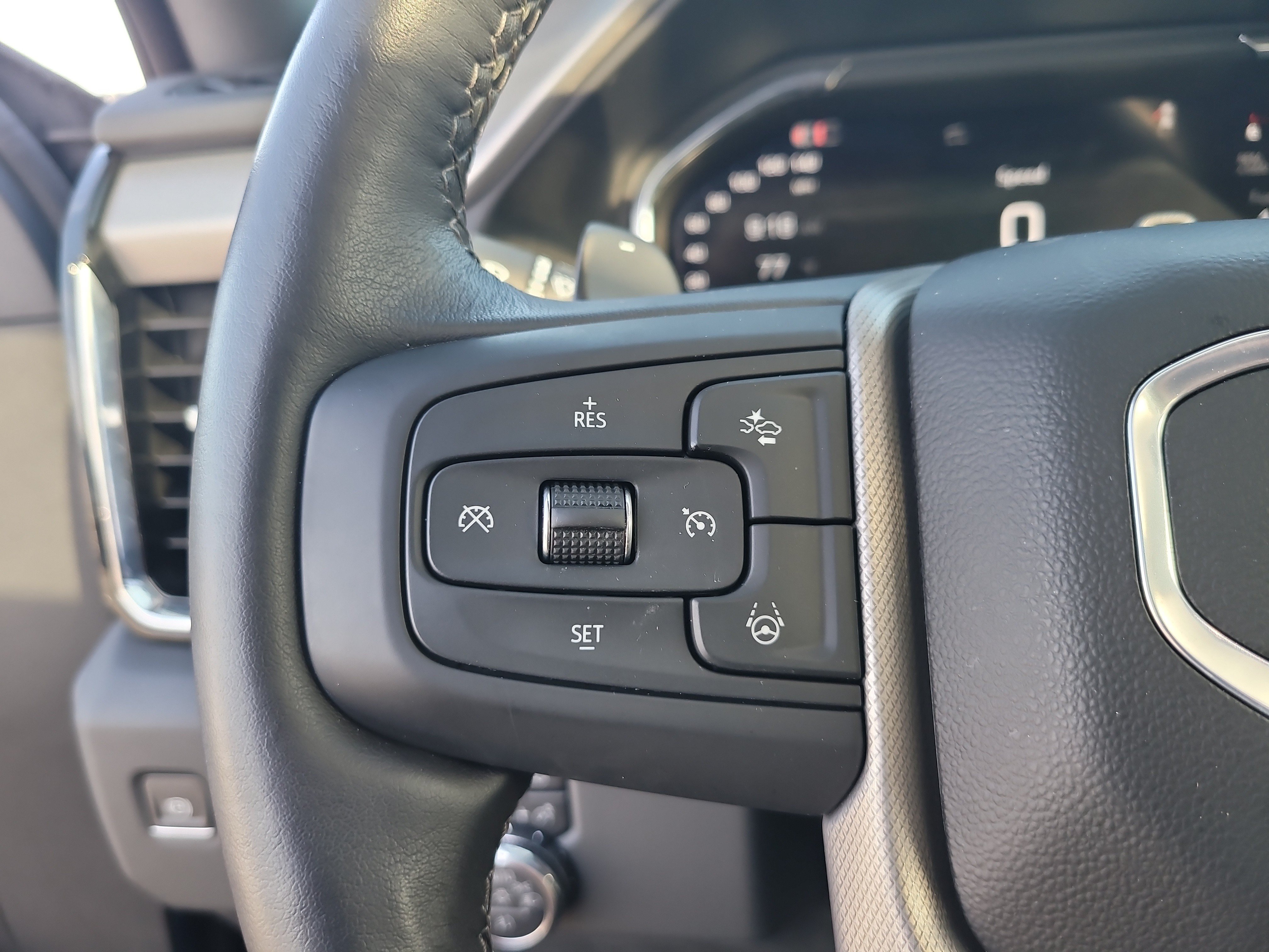 Used 2025 GMC Sierra 1500 Denali AWD/4WD image 29