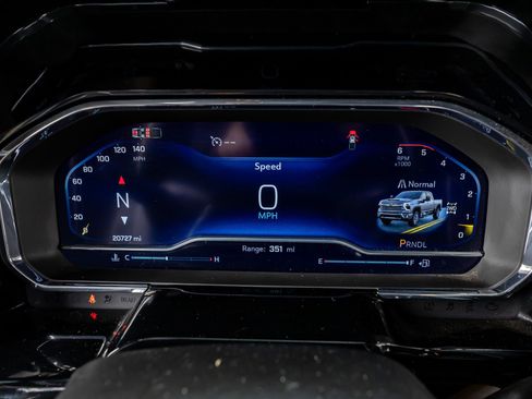 Used 2024 Chevrolet Silverado 2500 High Country w/ Technology Package image 19