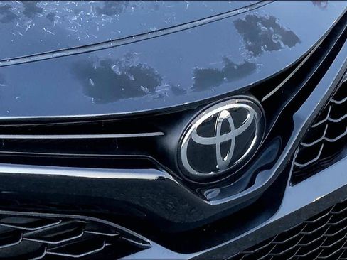 Used 2024 Toyota Camry SE image 29