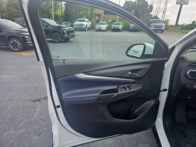 Used 2023 Chevrolet Bolt EUV Premier w/ Super Cruise Package FWD image 28