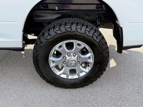 Used 2024 RAM 2500 Laramie AWD/4WD image 39