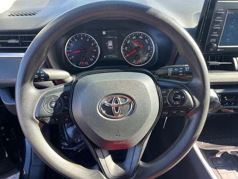 Used 2022 Toyota RAV4 LE image 12