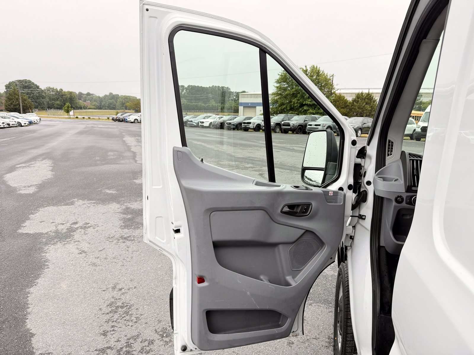 Used 2019 Ford Transit 250 148 Medium Roof w/ Interior Upgrade Package RWD image 12