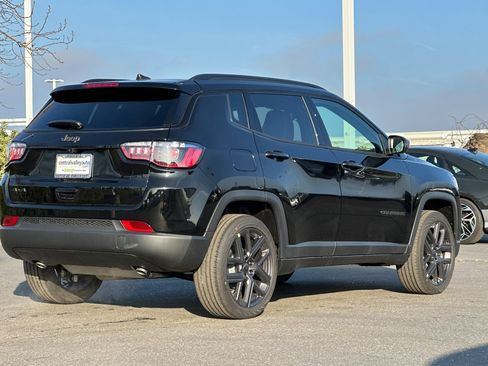 New 2026 Jeep Compass Latitude w/ Sun and Sound Group image 4